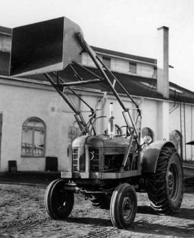 Prototype of the very first Tranåslastaren at the Kanalgatan factory 1953.jpeg